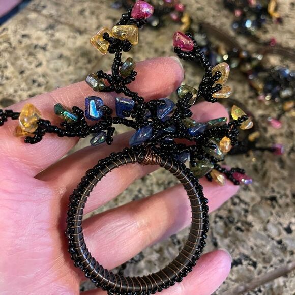 7 Beaded Jeweled Rock Napkin Rings - Picture 11 of 14